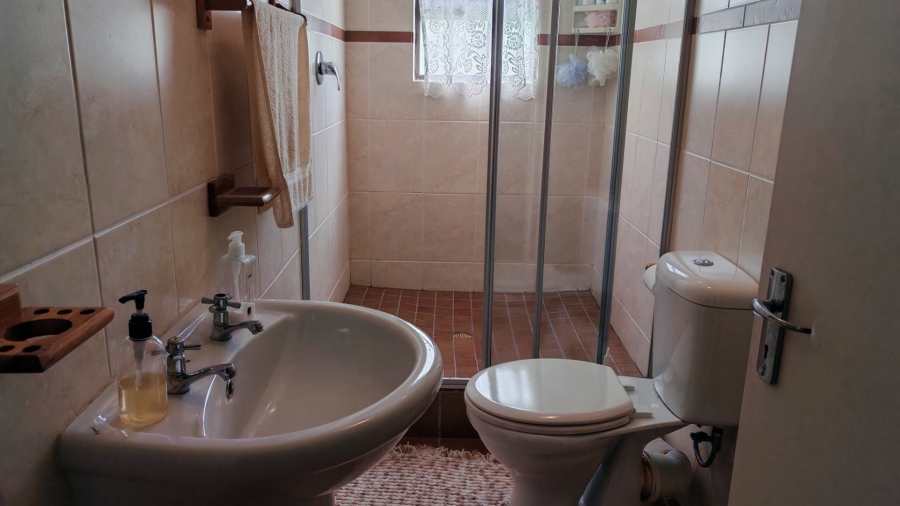 5 Bedroom Property for Sale in Twee Kuilen Western Cape